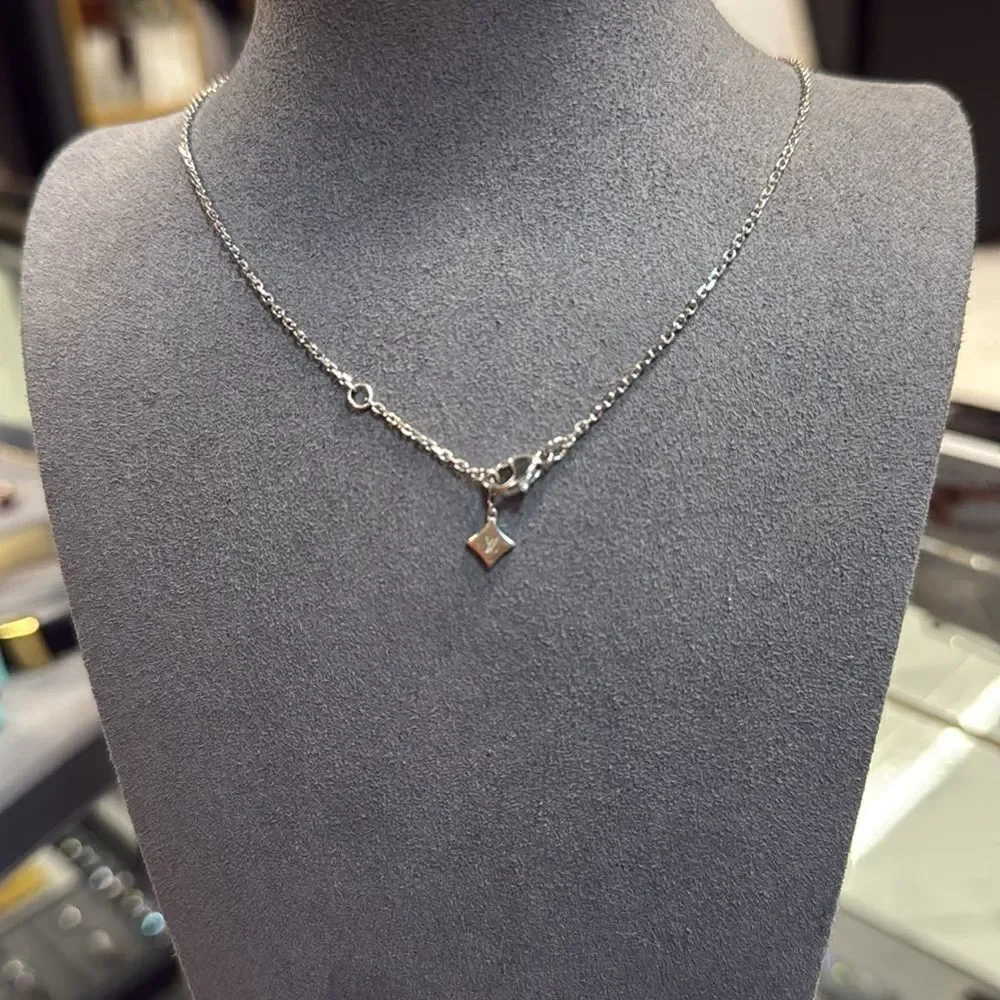Authentic Louis Vuitton Idylle Blossom 18k white gold Diamond Necklace